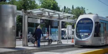 Στον Εισαγγελέα Πειραιά για τις παρανομίες του τραμ